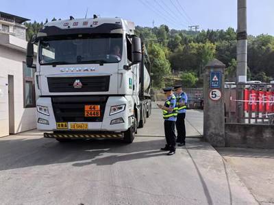 筑牢交通安全防線 蒼溪縣交通運輸綜合行政執法大隊深入重點貨運源頭企業開展安全生產專項檢查